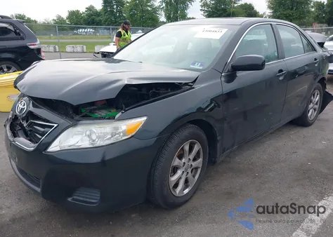 2011 Toyota Camry Le V6 z USA, uszkodzony, nr VIN 4T1BK3EK5BU131348